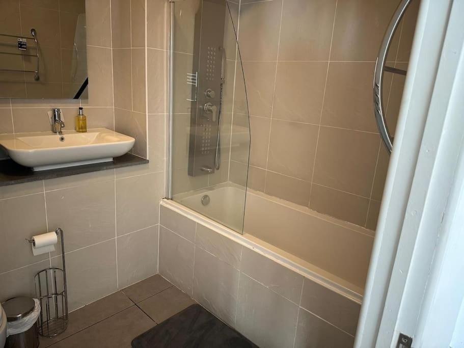Flat 303 One Bedroom Apartment Birmingham Esterno foto